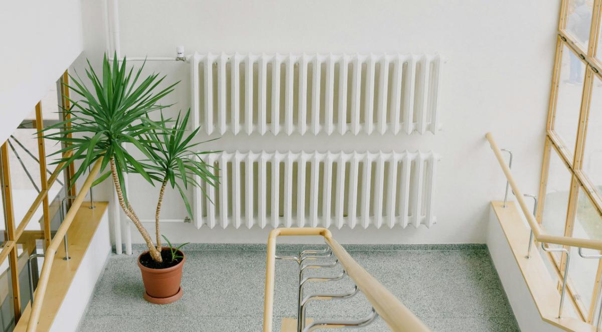 Iskolai Radiátor Falon