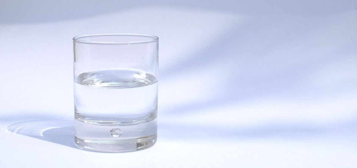 Egy üveg pohár képen